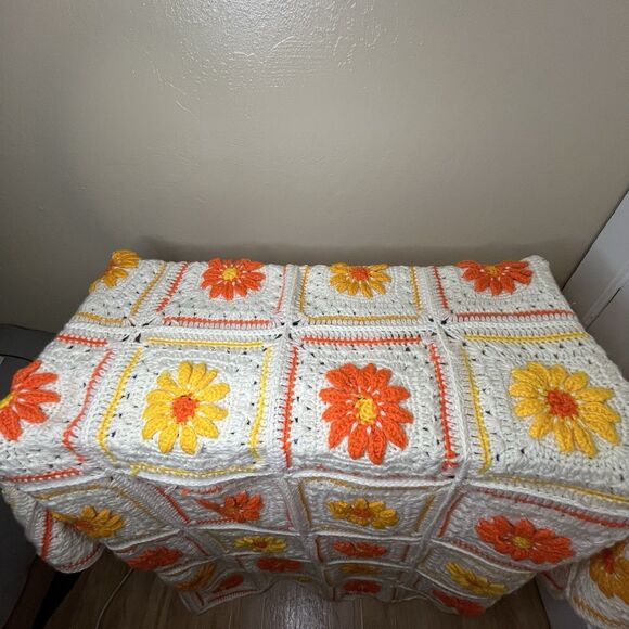 Vtg Sunflower Granny Square Crochet Afghan Blanket/Throw 70s Unique Rustic 58x76 - Picture 5 of 9